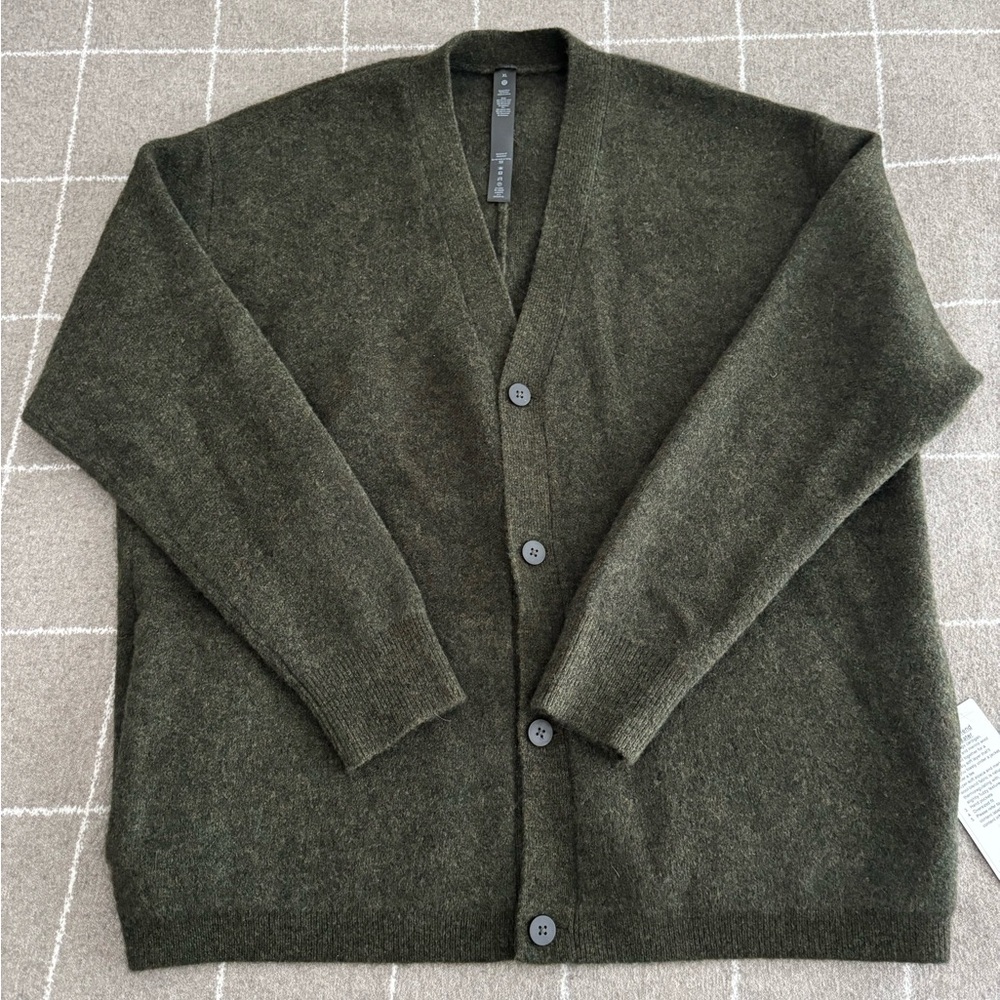 lululemon athletica Men's Olive Green V-Neck Button Cardigan Cardigan Sweater